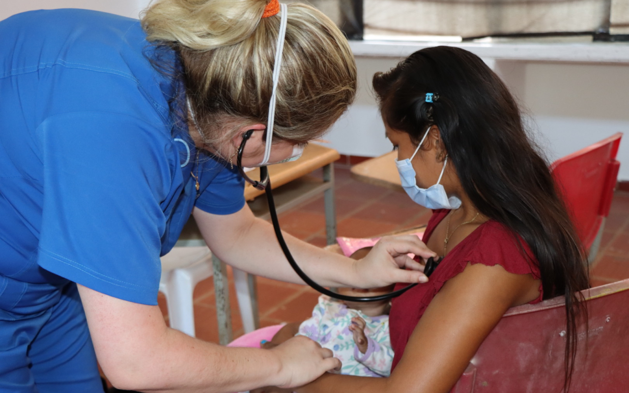Servicio de salud llegaron a los pueblos indígenas Achagua y Piapoco a través de su Fuerza Aérea