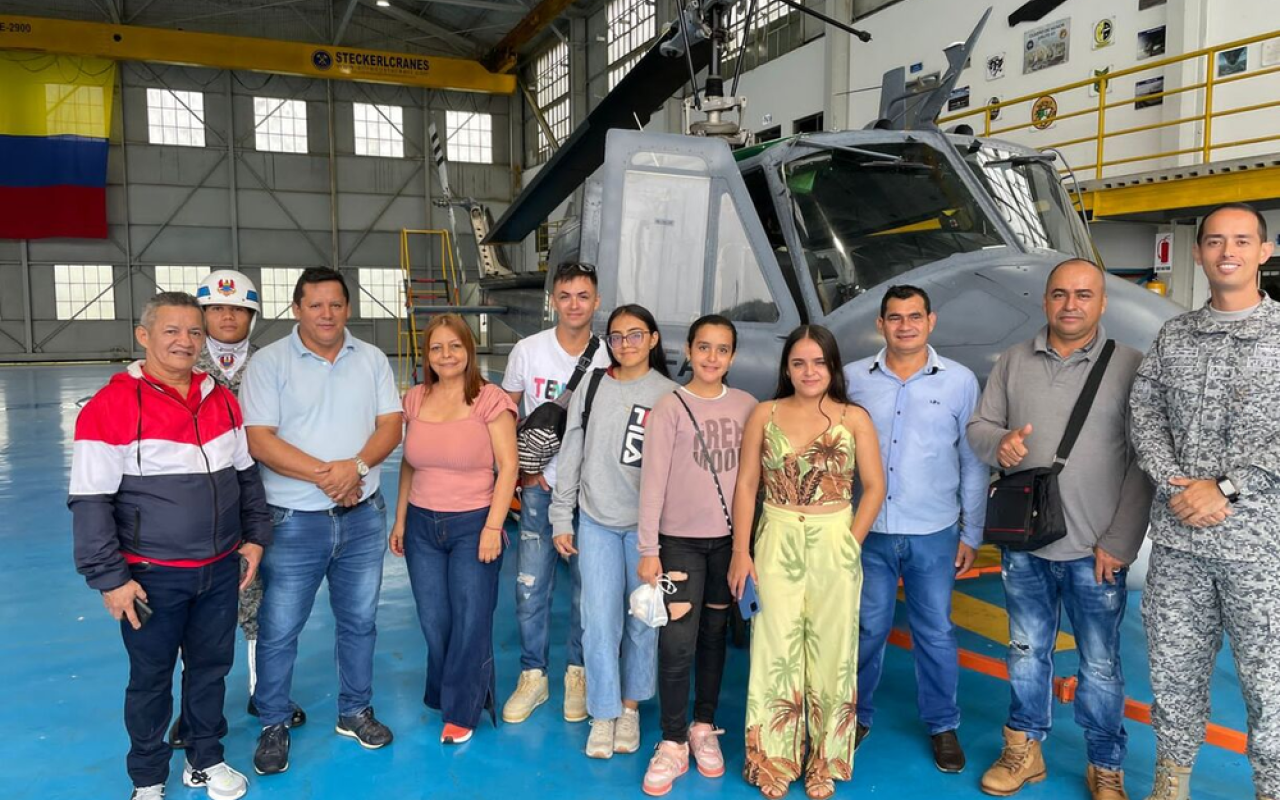Comerciantes caqueteños conocen las capacidades de su Fuerza Aérea Colombiana