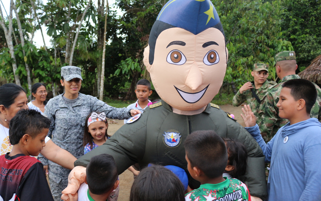 La Operación Gratitud inicia alegrando a las familias de Caquetá 