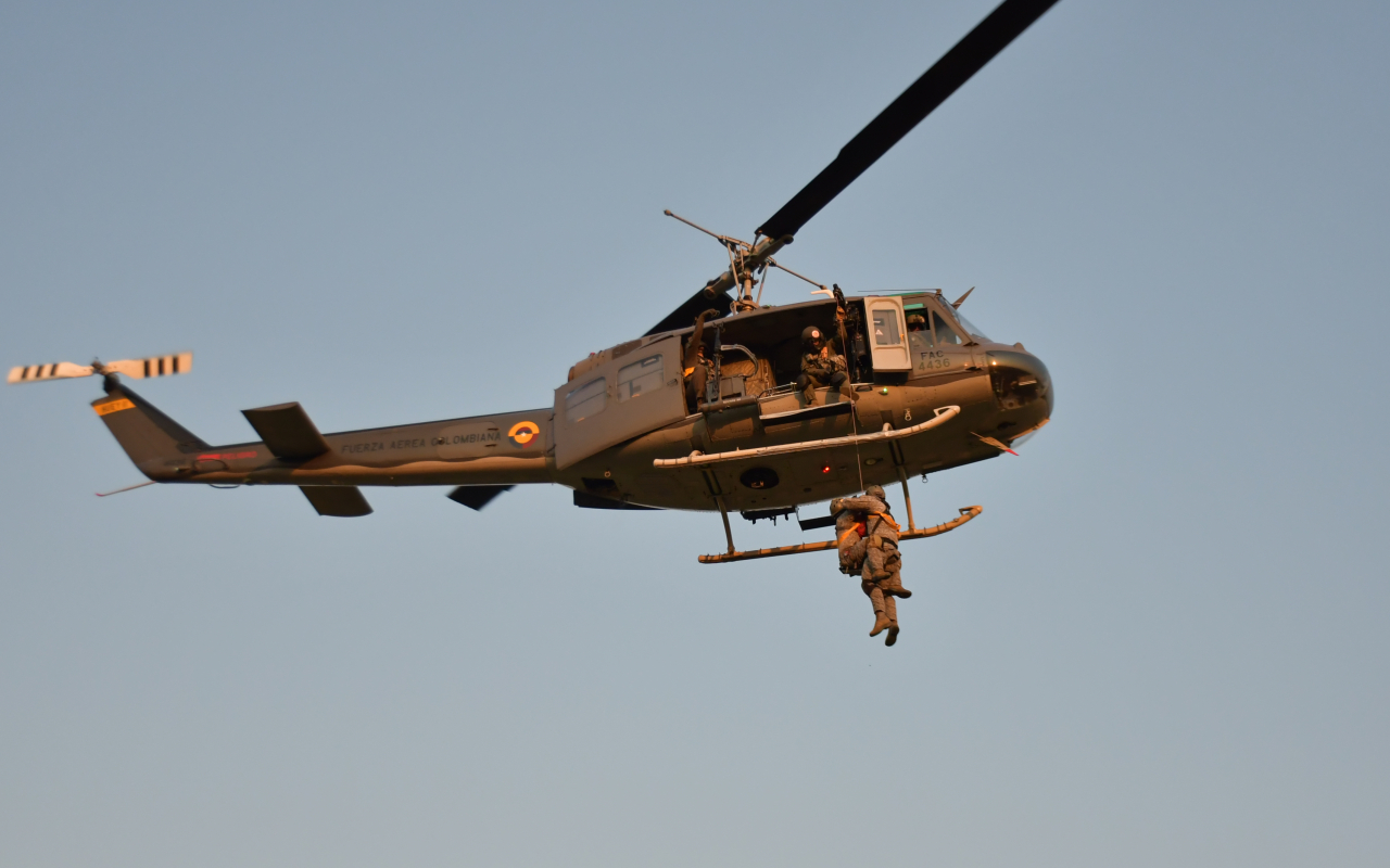 Entrenamiento continuado de las tripulaciones de su Fuerza  Aérea Colombiana en Caquetá