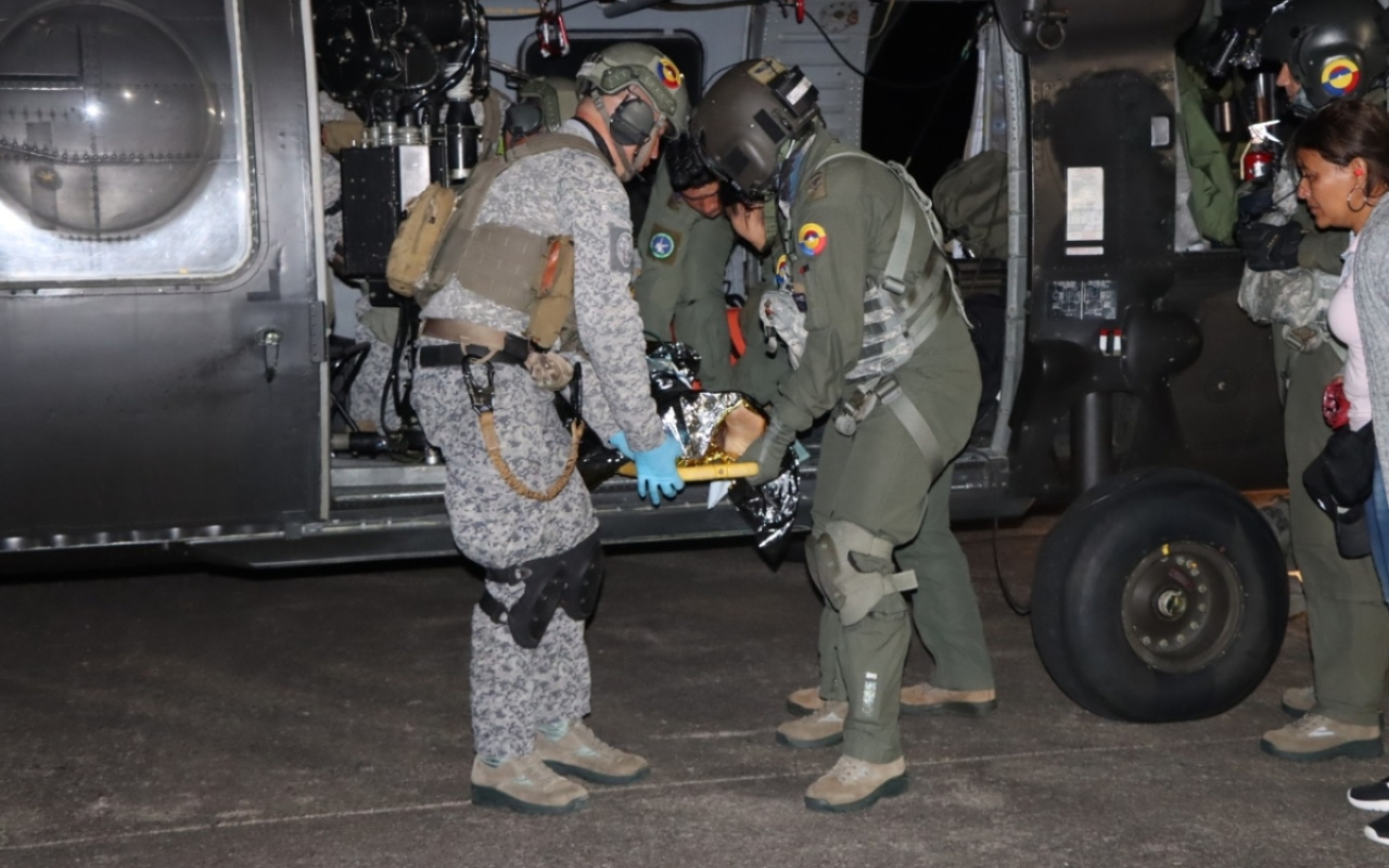 Vida de un menor de edad fue salvada tras despliegue aéreo de su Fuerza Aérea