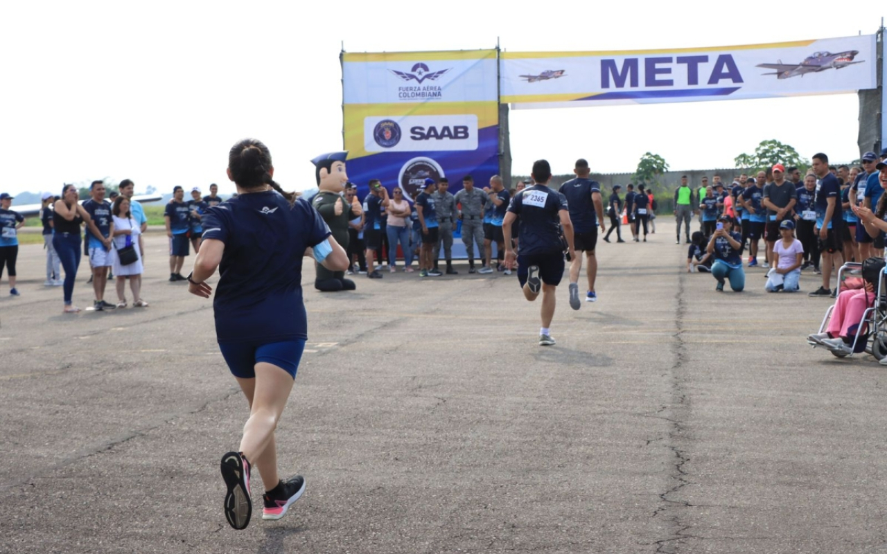Corredores de Villavicencio se unieron a la maratón para conmemorar los 103 años de la Fuerza Aérea