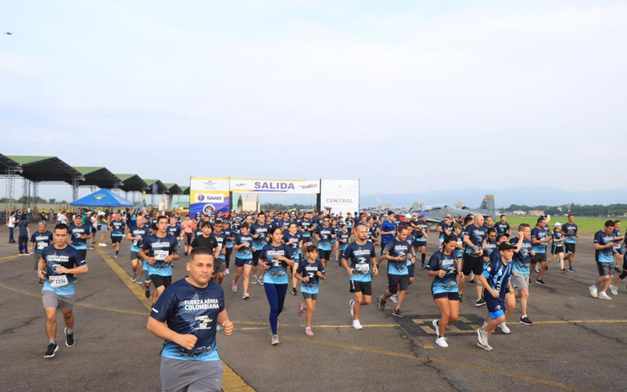 Corredores de Villavicencio se unieron a la maratón para conmemorar los 103 años de la Fuerza Aérea