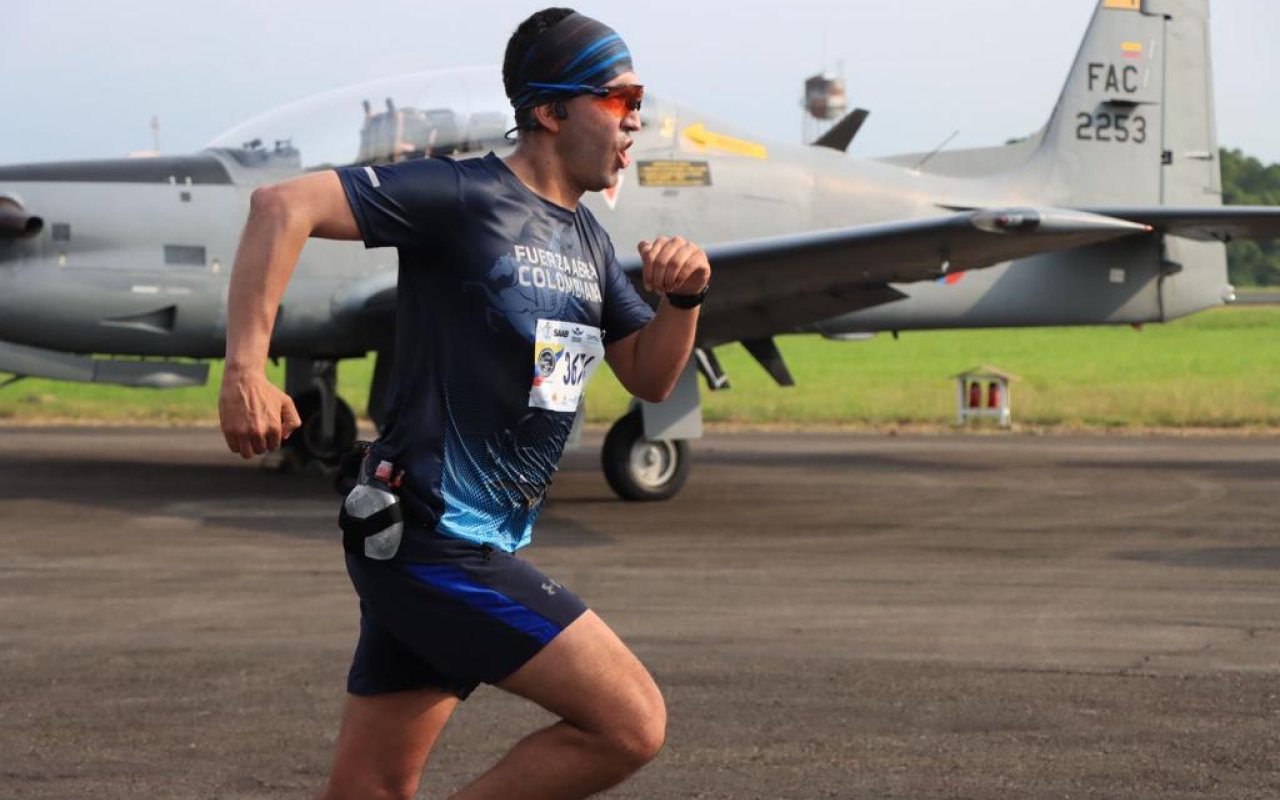 Corredores de Villavicencio se unieron a la maratón para conmemorar los 103 años de la Fuerza Aérea