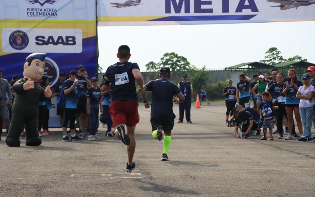 Corredores de Villavicencio se unieron a la maratón para conmemorar los 103 años de la Fuerza Aérea