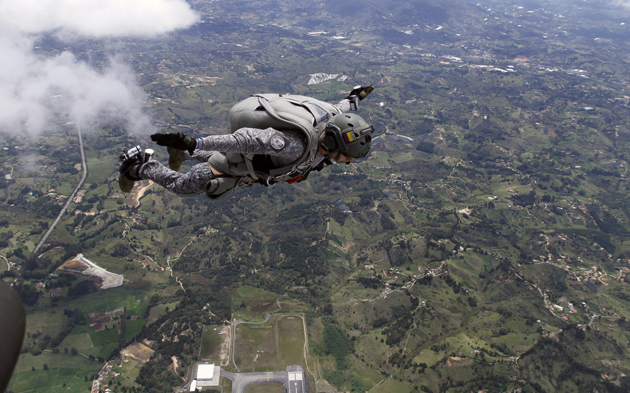 Paracaidista Fuerza Aérea