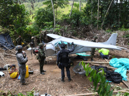 Fuerzas Militares ubicaron y destruyeron pista clandestina y aeronave pertenecientes a las disidencias de las Farc en el Nordeste antioqueño