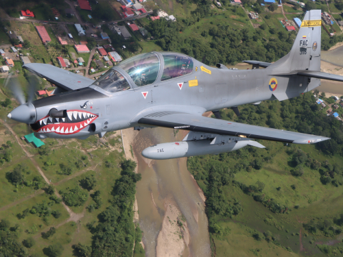 Protegemos la democracia desde el cielo en los llanos orientales 