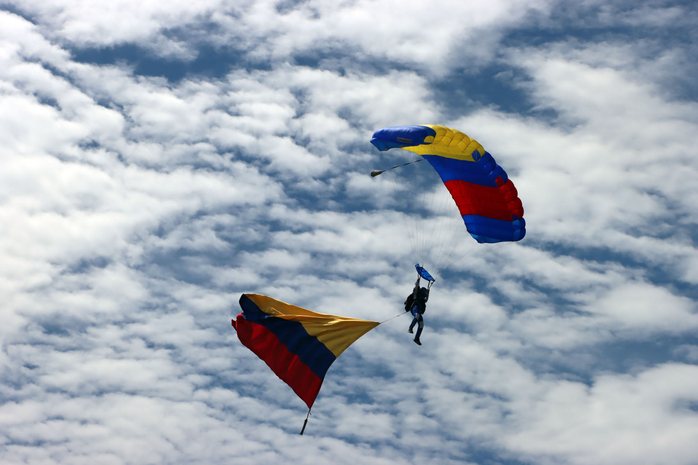 Equipo Águila de Gules de la Fuerza Aérea en el campeonato Panamericano de paracaidismo