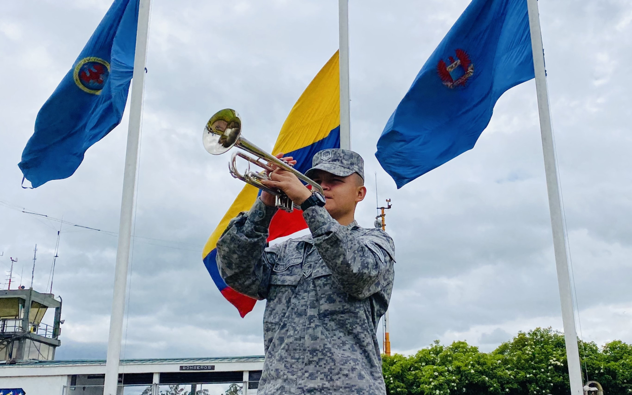 Homenaje a los hombres que ofrendaron su vida en el cumplimiento del deber Homenaje a los hombres que ofrendaron su vida en el cumplimiento del deber