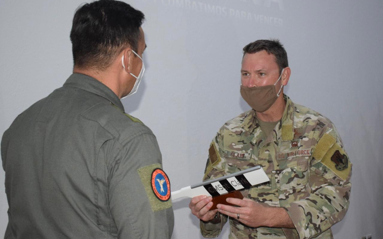 Visita geoestratégica del Chief Master Sergeant de la Fuerza Aérea Estadounidense al CACOM 4 Visita geoestratégica del Chief Master Sergeant de la Fuerza Aérea Estadounidense al CACOM 4